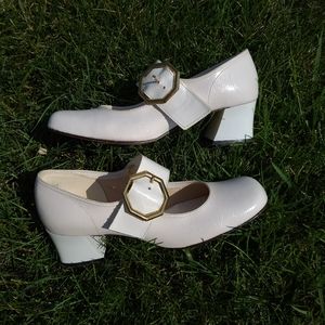 True Vintage 1960's Dream Step Mary Jane Heels